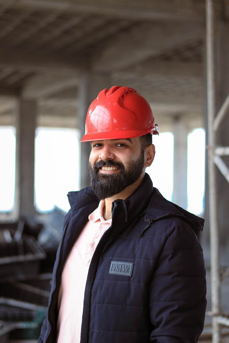 Profesional de la construcción en una obra